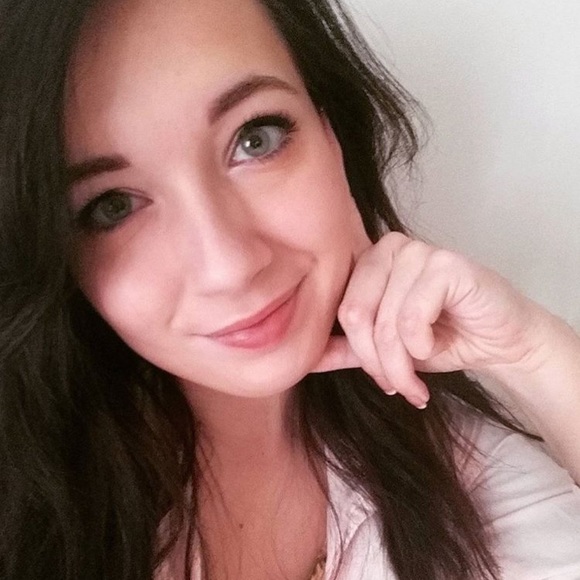 Meet your Posh Ambassador, Miranda - Picture 2 of 3